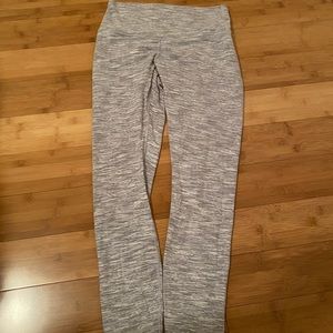 Lululemon 7/8 legging white/gray black size 8